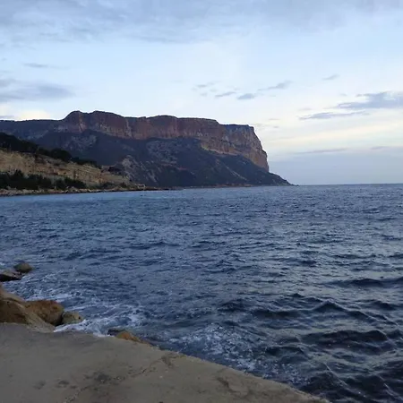 Vue Cap Canaille Et Proche Centre * Cassis