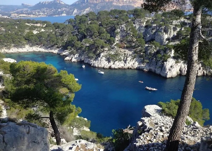 Vue Cap Canaille Et Proche Centre Cassis